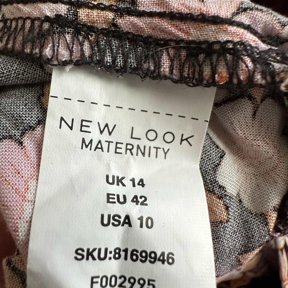 New Look Black and Pink Floral Maternity Pants - Picture 3 of 7